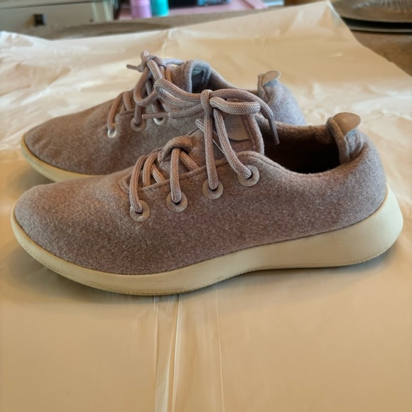 Allbirds Sneakers Merino wool runners in lilac purple Sz 9. Worn 3X. - Picture 3 of 15